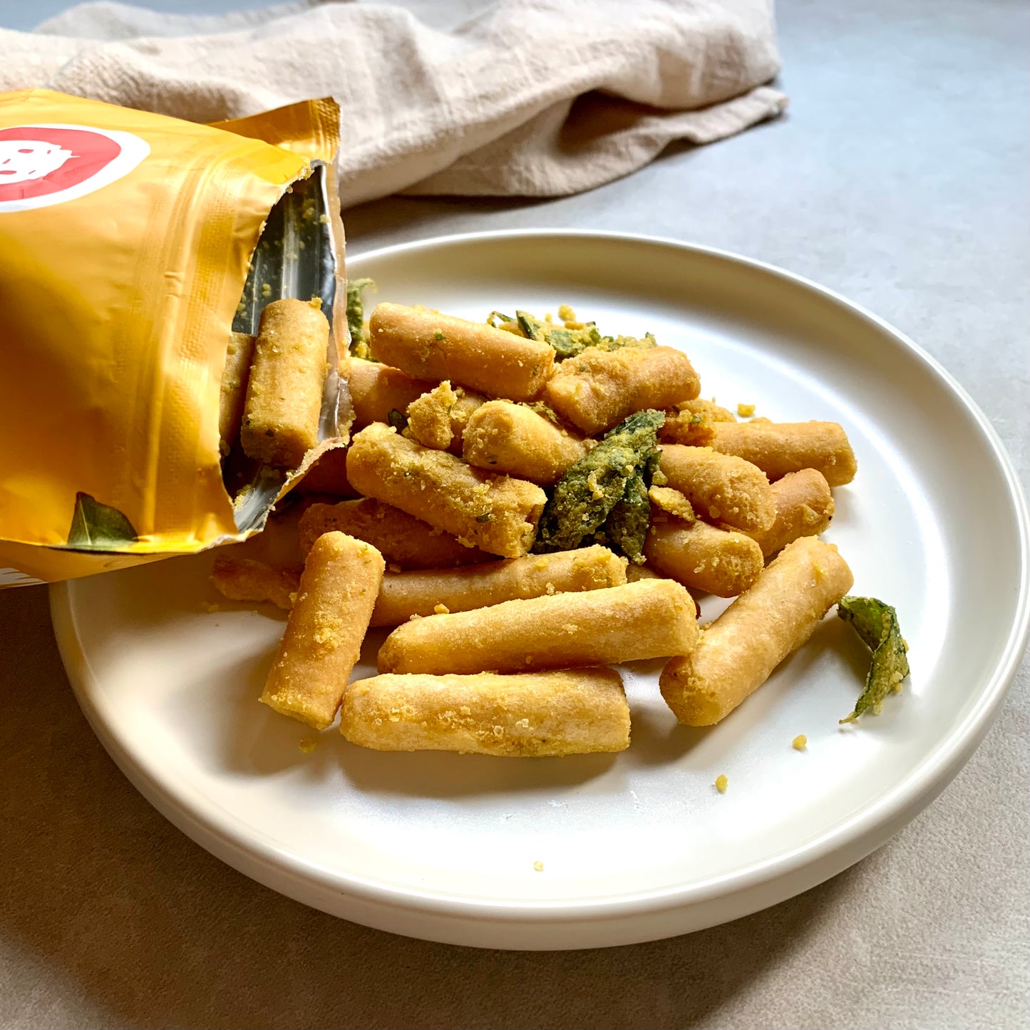 Salted Egg Crispy Pops 咸蛋春卷皮 ソルテッドエッグ春巻きの皮